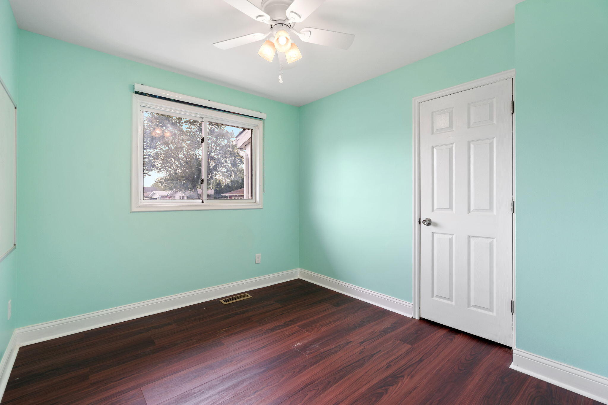 385 Riviera Court, Valparaiso, IN 46385; Image #19