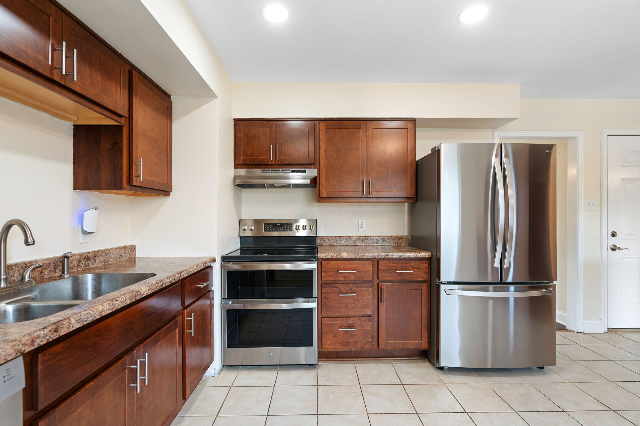 385 Riviera Court, Valparaiso, IN 46385; Image #6