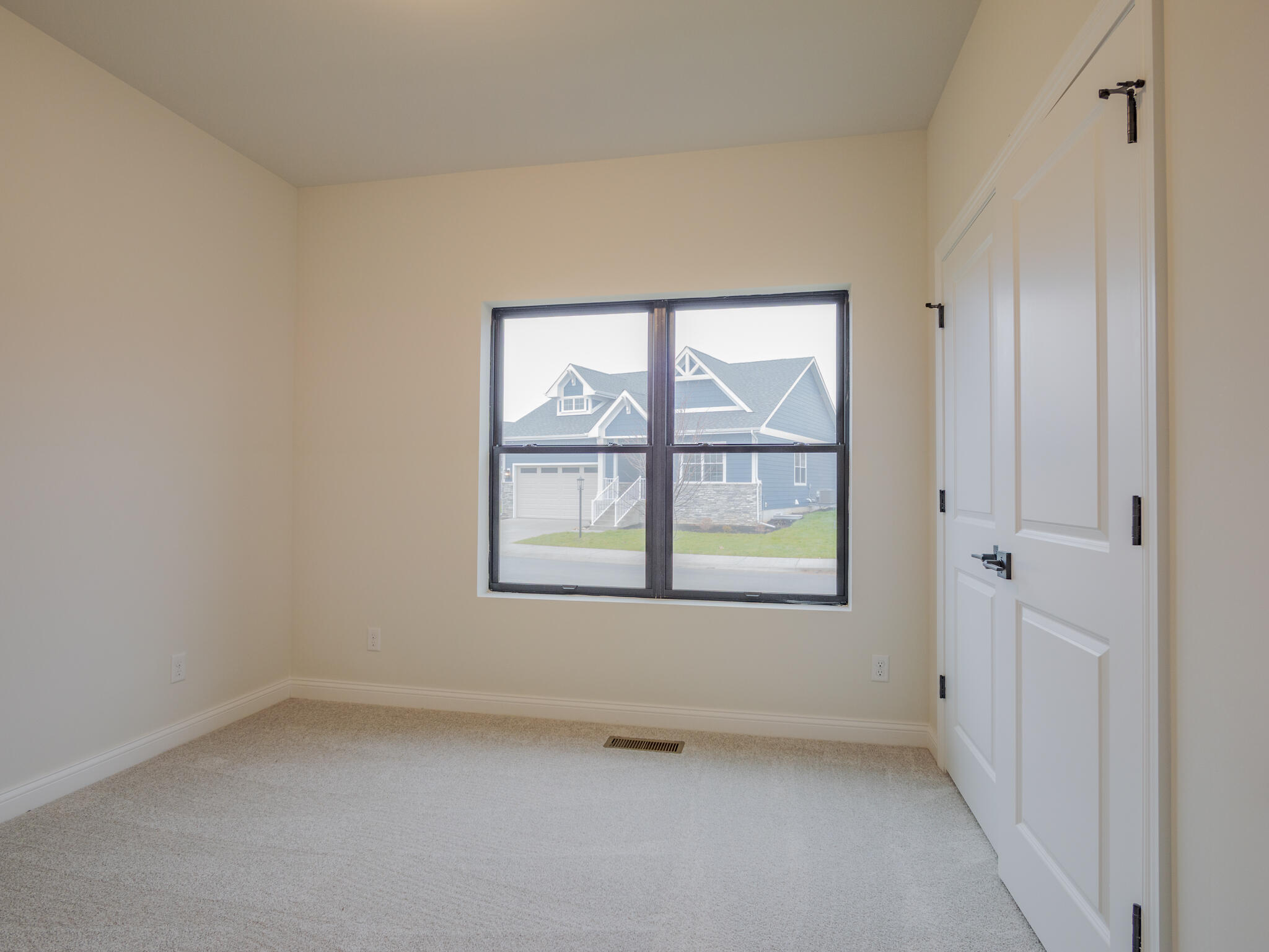 3101 Forestside Lane, Valparaiso, IN 46385; Image #16
