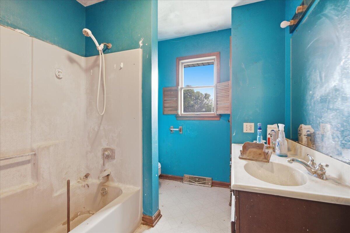 2101 Coolwood Drive, Valparaiso, IN 46385; Image #17