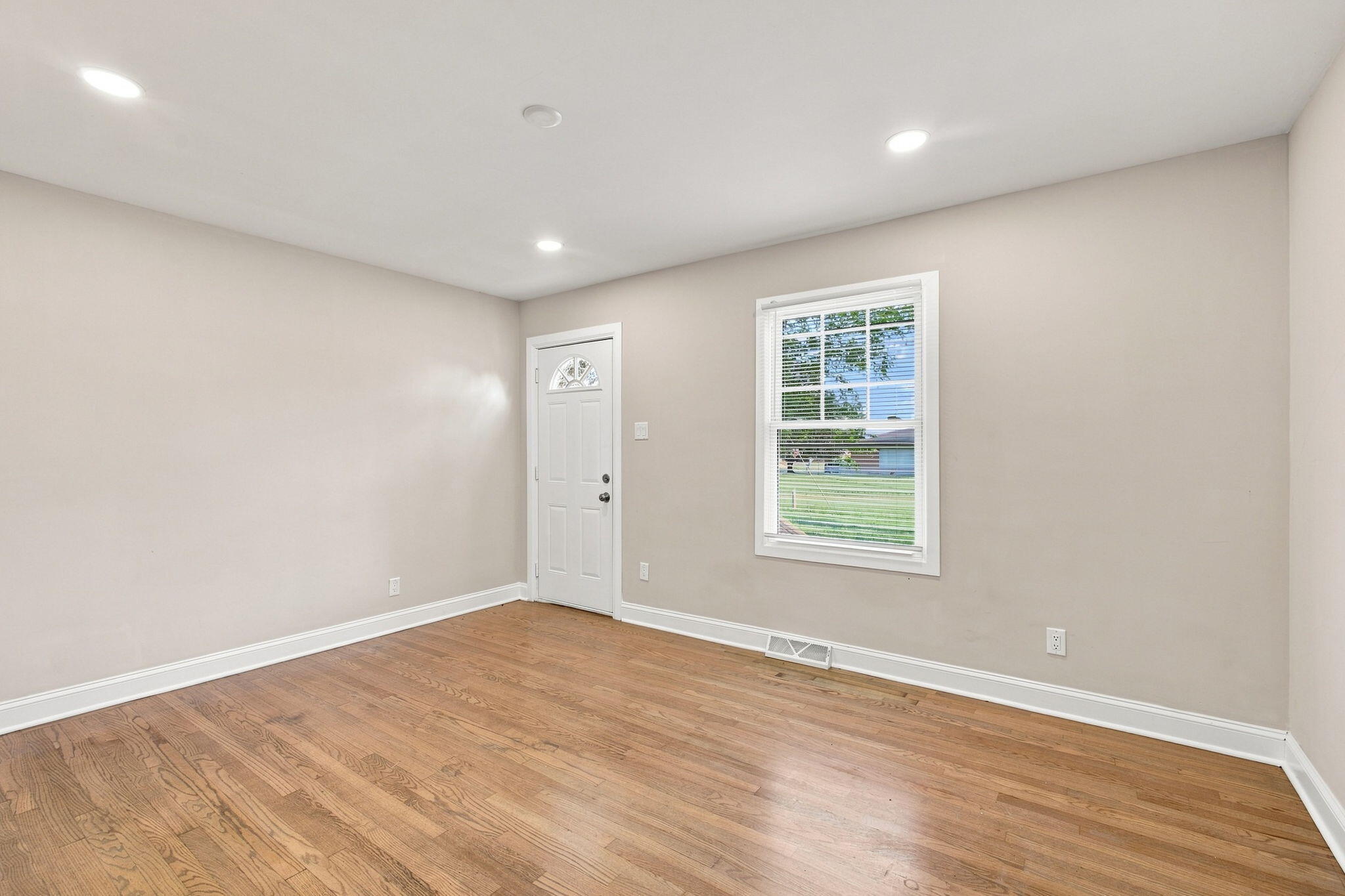321 W 57th Avenue, Merrillville, IN 46410; Image #3