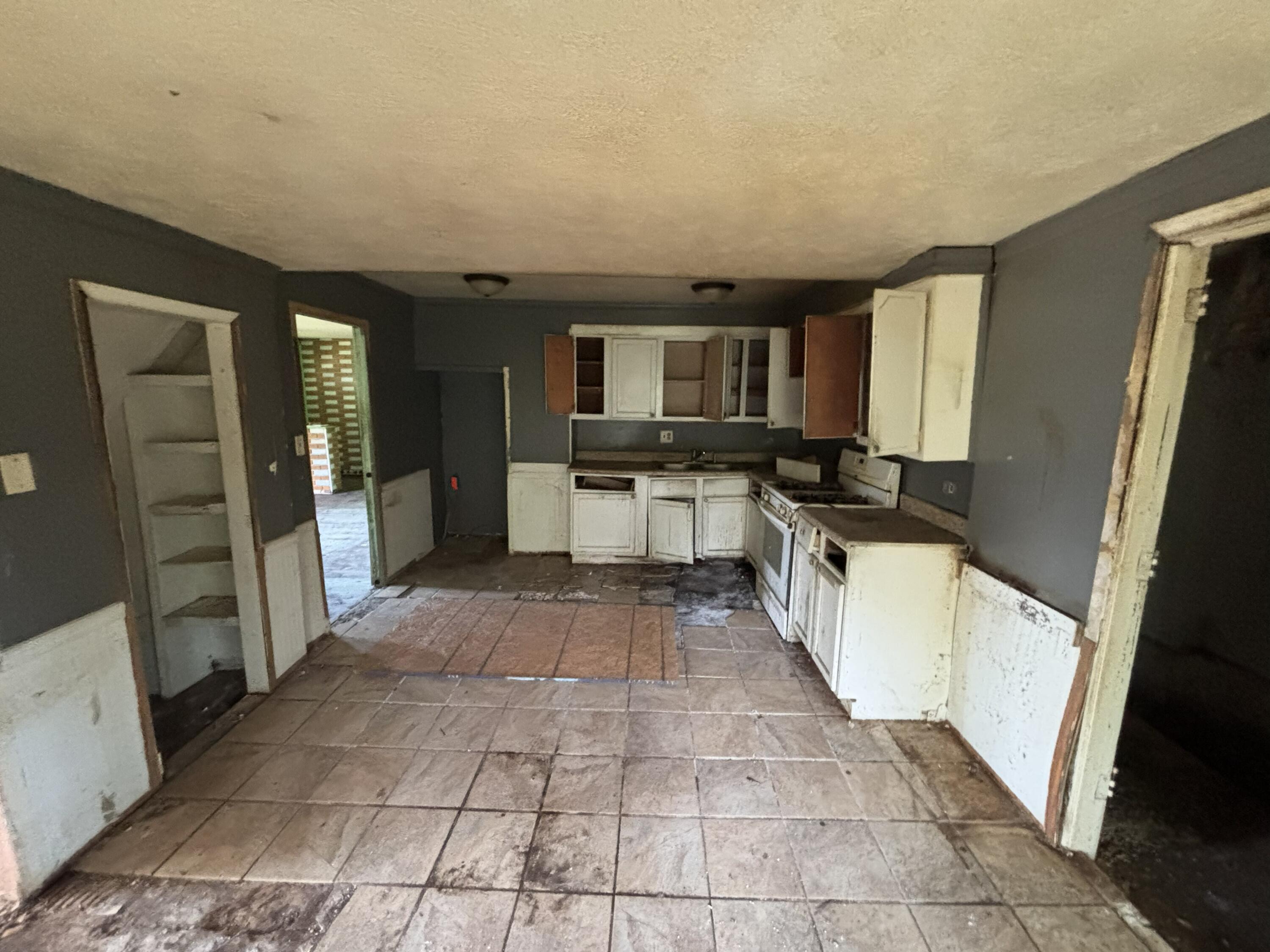 526 Tudor Road, Kingsford Heights, IN 46346; Image #3