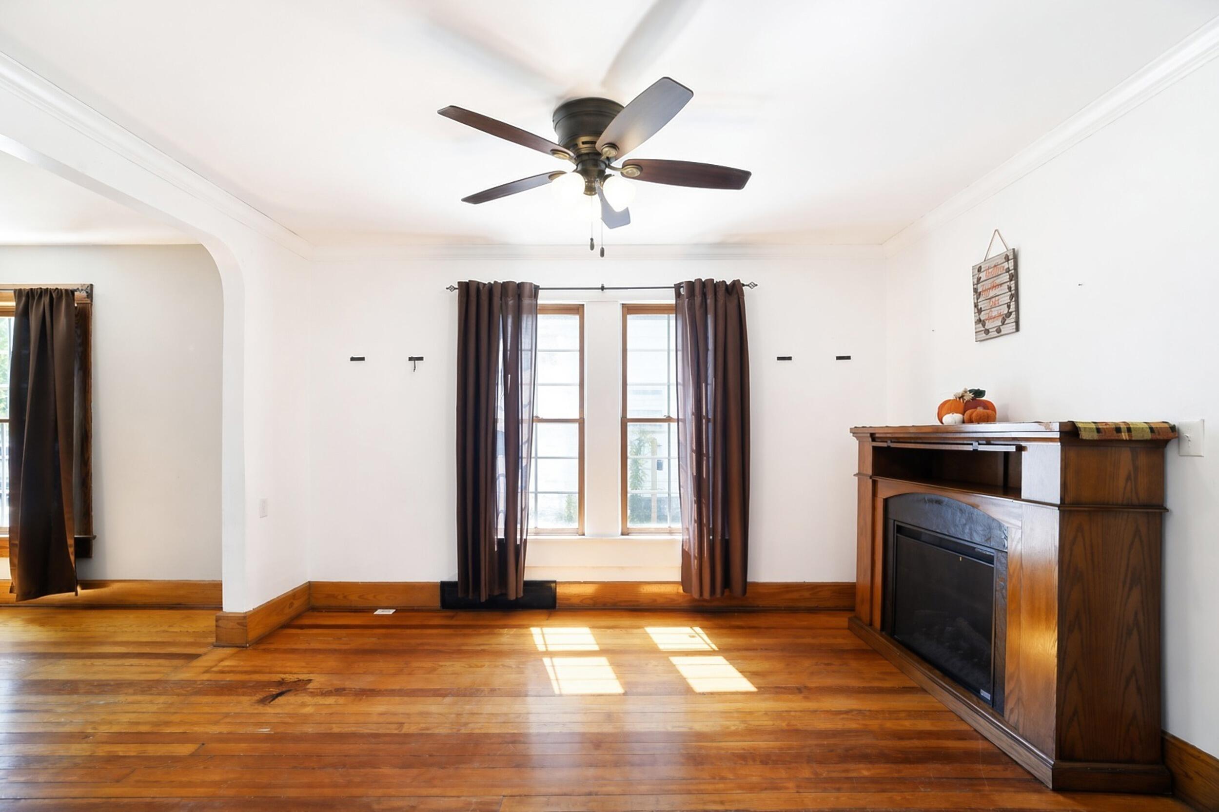 405 N Main Street, Wanatah, IN 46390; Image #4