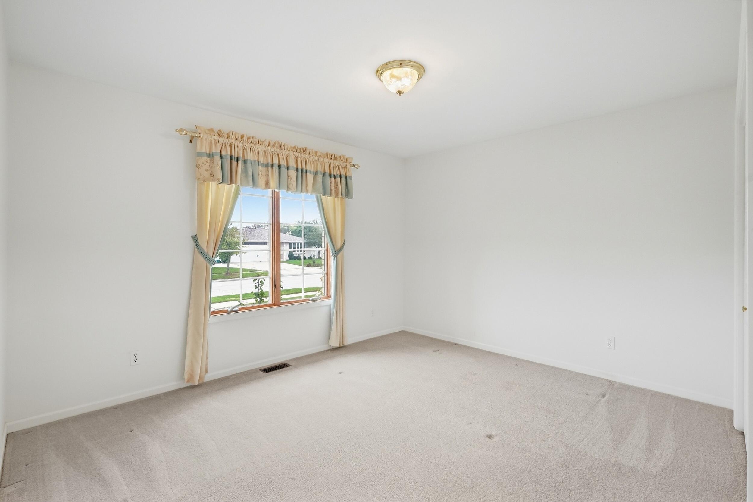 2636 Lancelot Lane, Dyer, IN 46311; Image #20