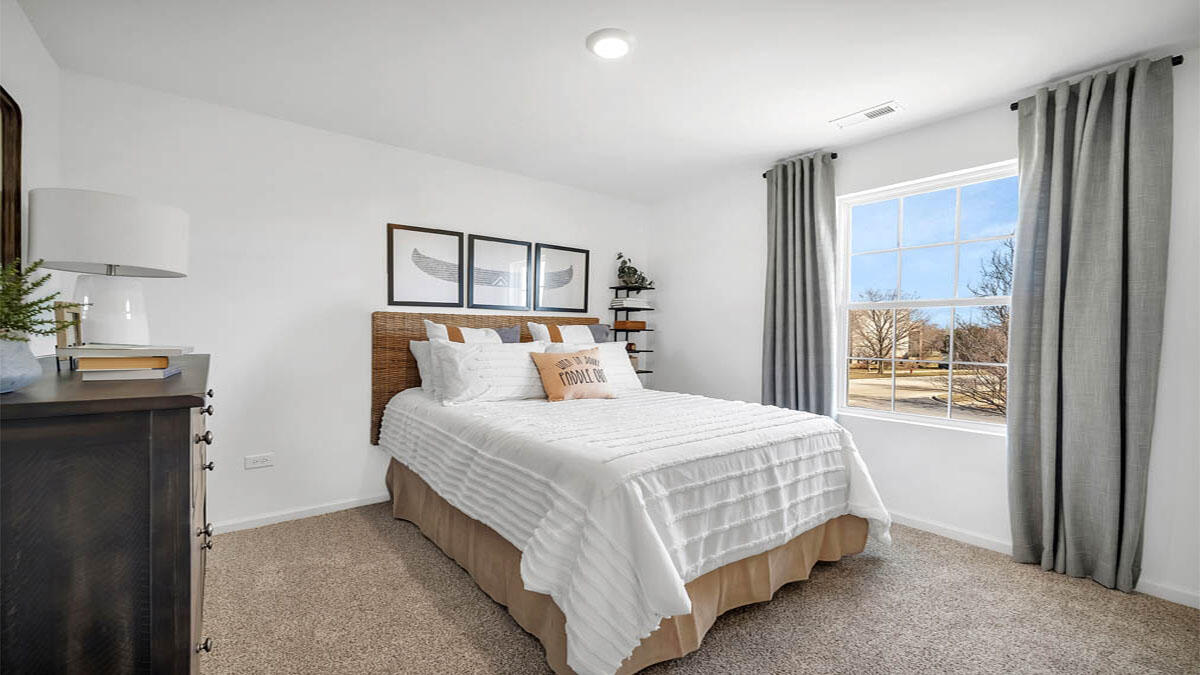492 Cressmoor Boulevard, Hobart, IN 46342; Image #13