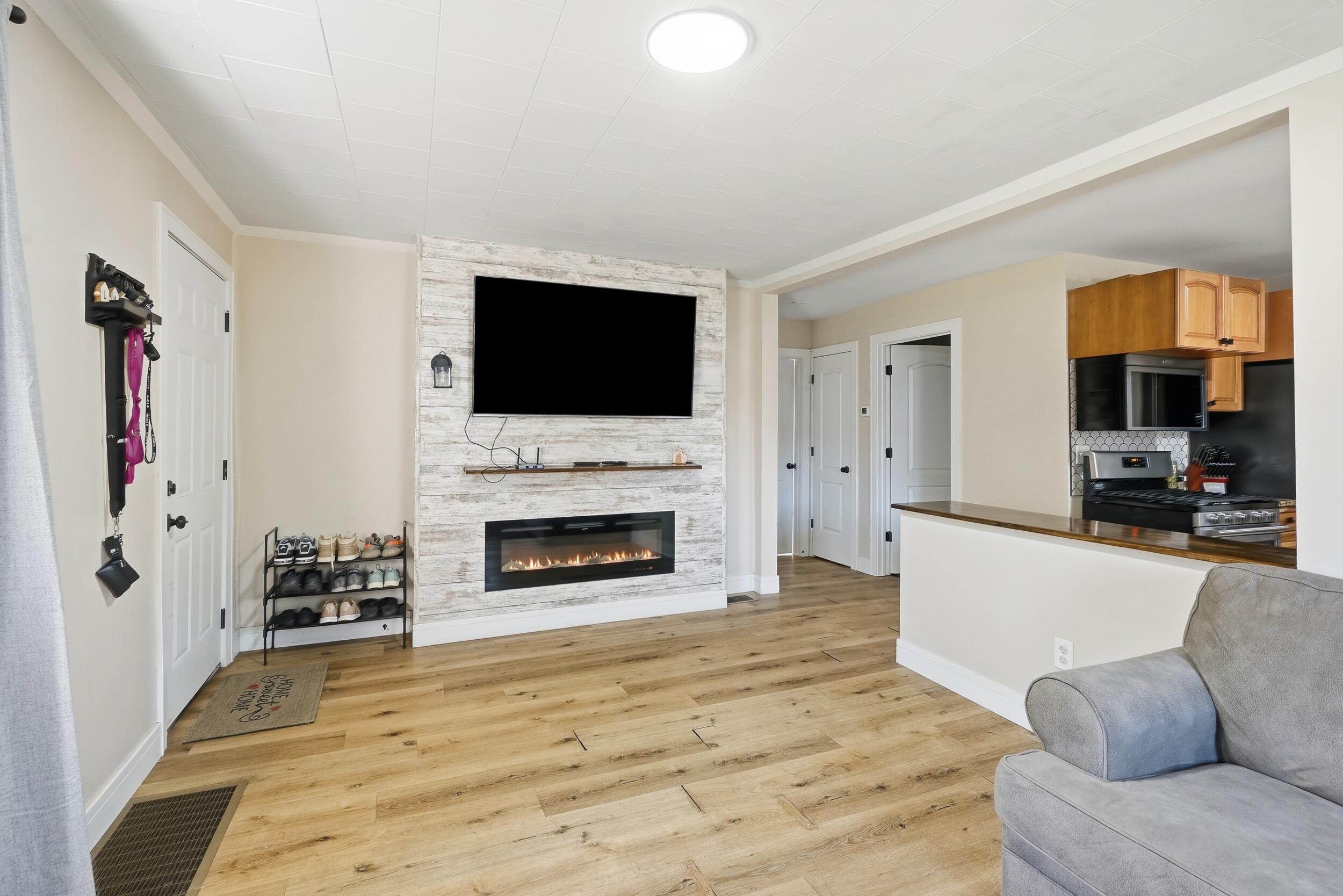 4002 Chase Street, Gary, IN 46408; Image #9