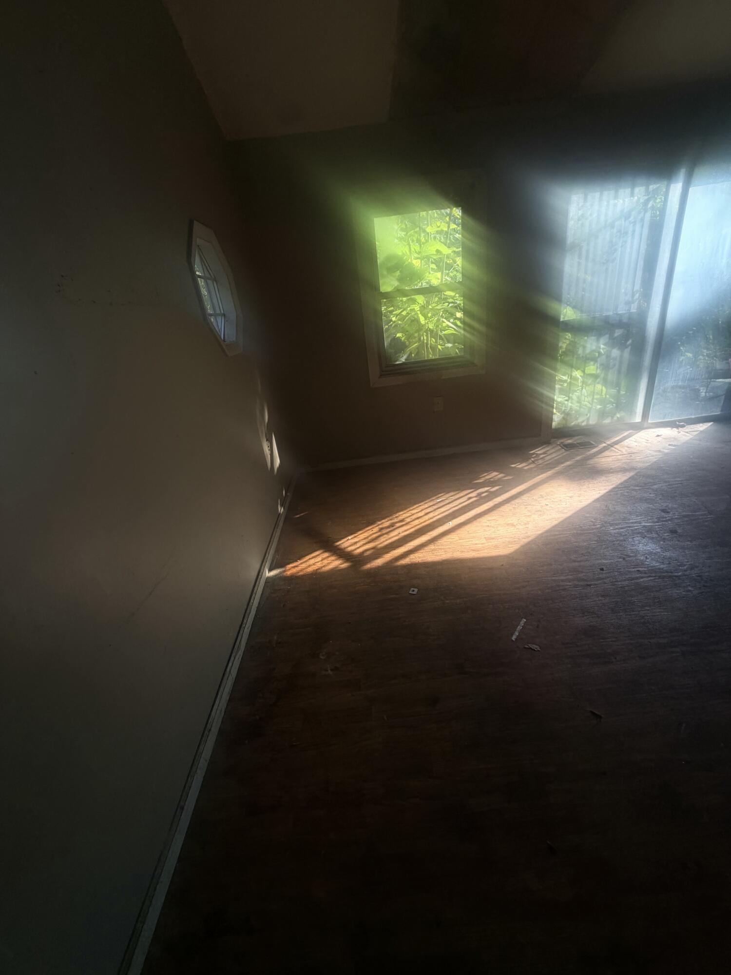 525 N Arnolda Avenue, Indianapolis, IN 46222; Image #4