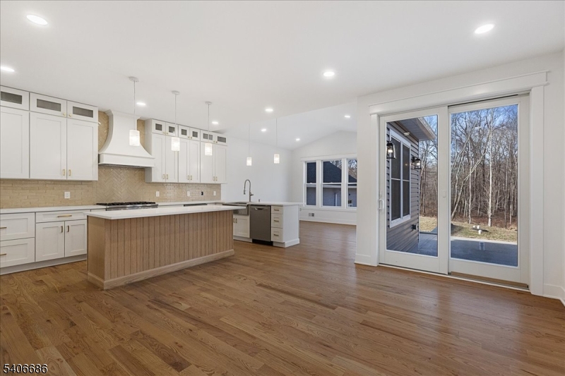 759 Mechlin Corner Rd.
