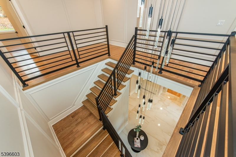 24 Cliffside Dr