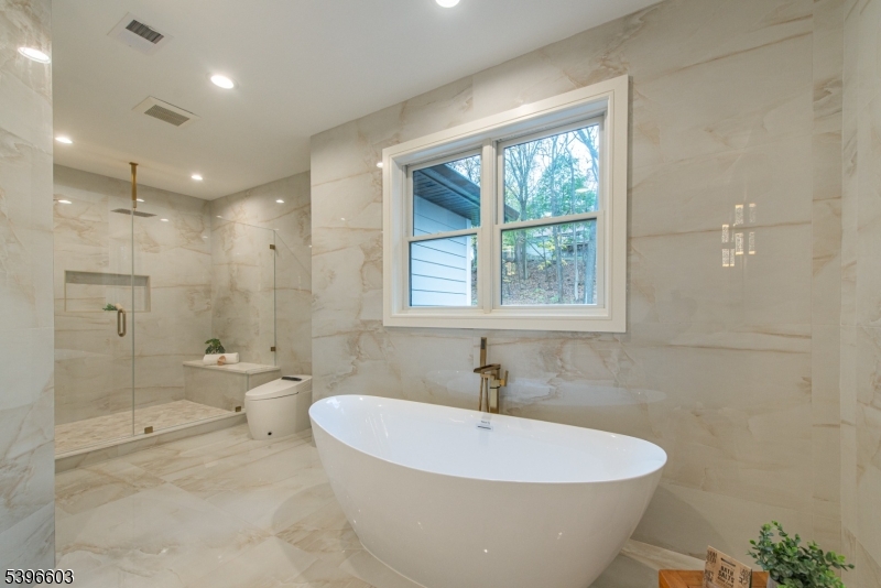 24 Cliffside Dr