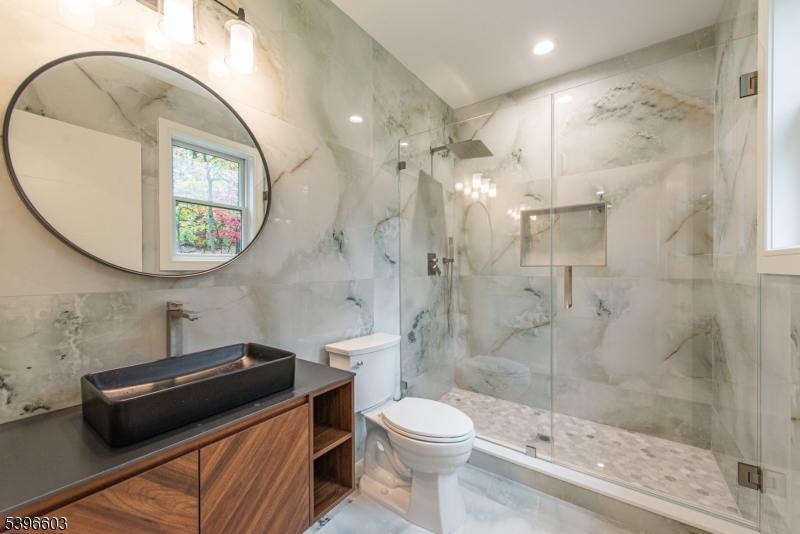 24 Cliffside Dr