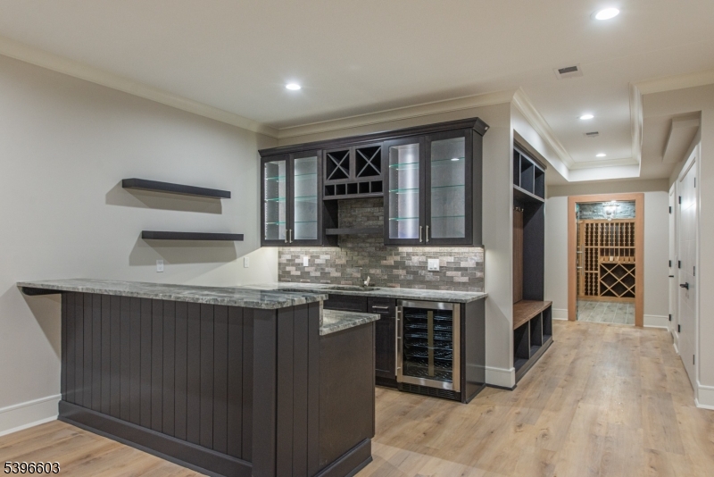 24 Cliffside Dr