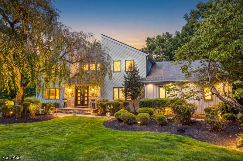 2 Sweet Briar Ct, Montgomery Twp., 08502, 