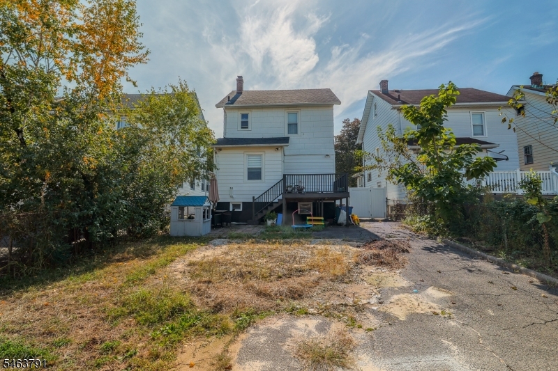 2035 Balmoral Ave
