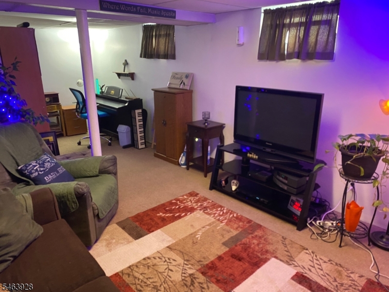 289 Sherwood Ave