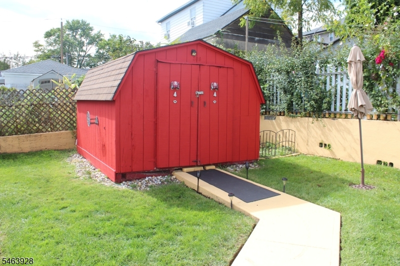 289 Sherwood Ave