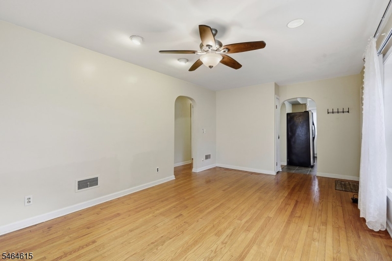 9 Miller Ave