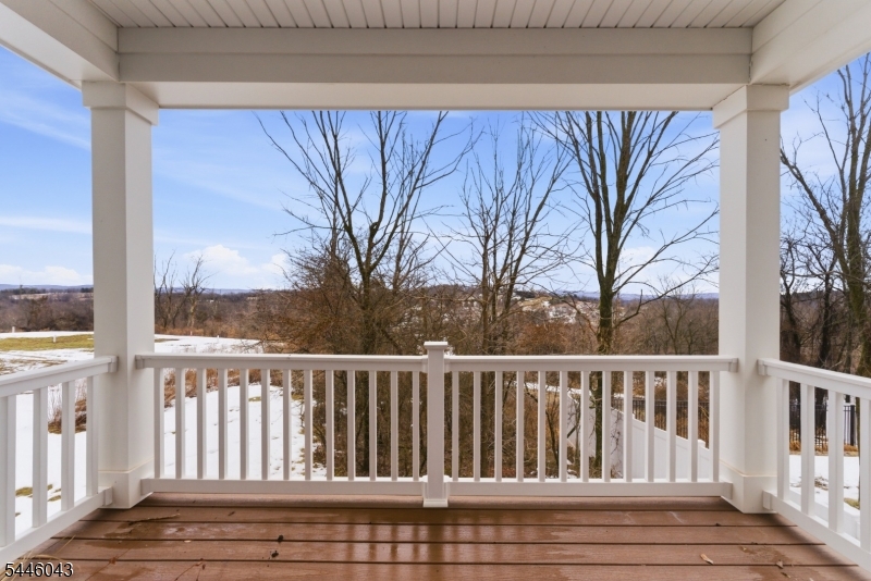 22 Oakwood Blvd