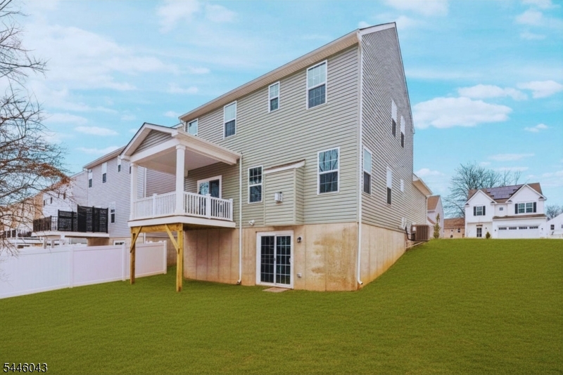 22 Oakwood Blvd