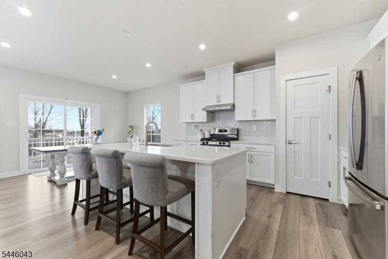 22 Oakwood Blvd