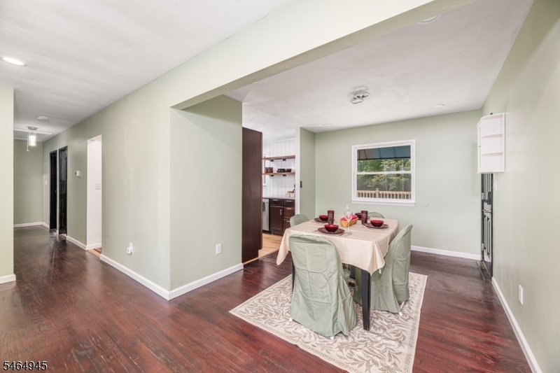 7 Fox Hill Dr