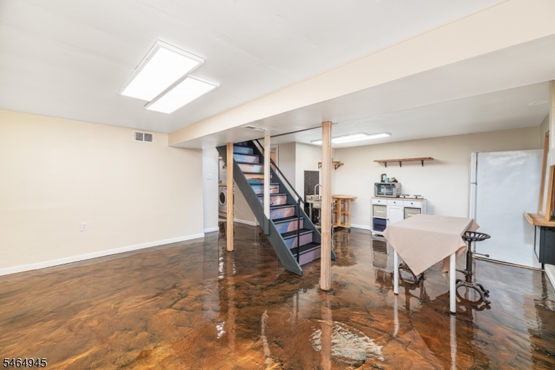 7 Fox Hill Dr