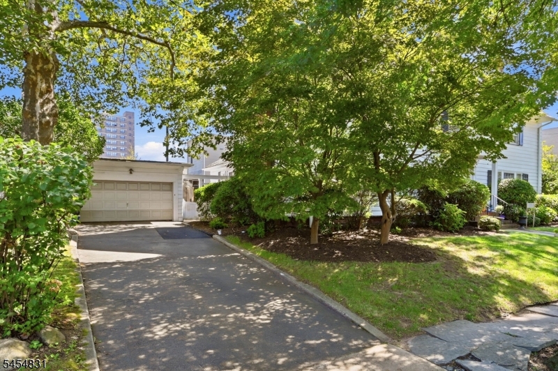 415 Ridge St