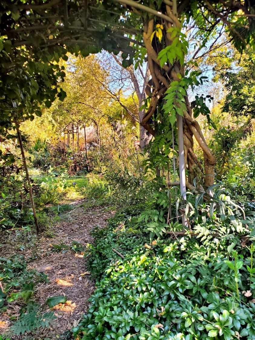 69 Kostenbader Rd