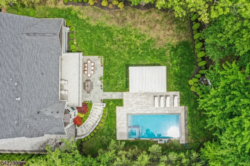 290 Long Hill Dr