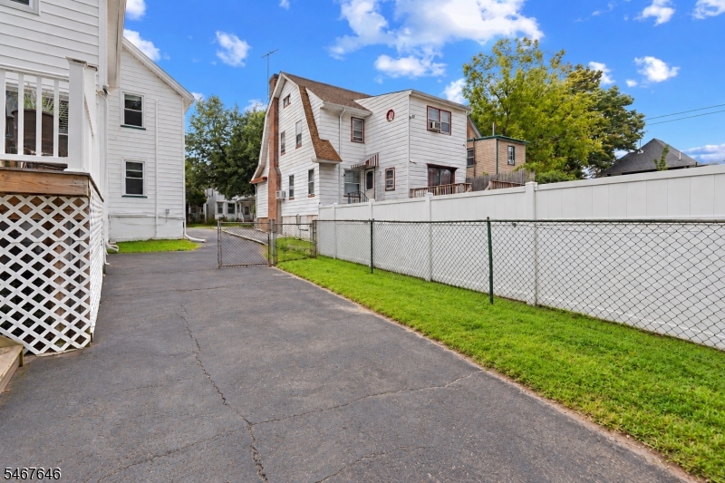 35 Clinton St