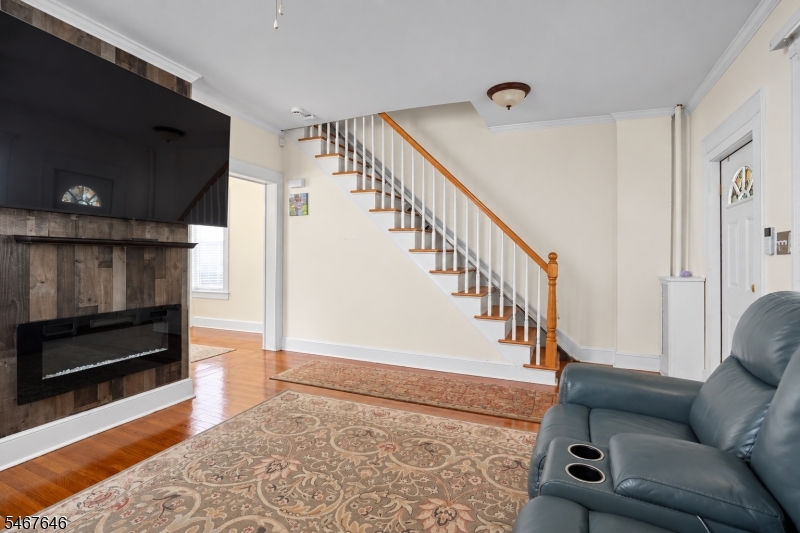 35 Clinton St