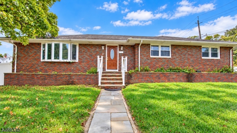 6 E 2Nd St