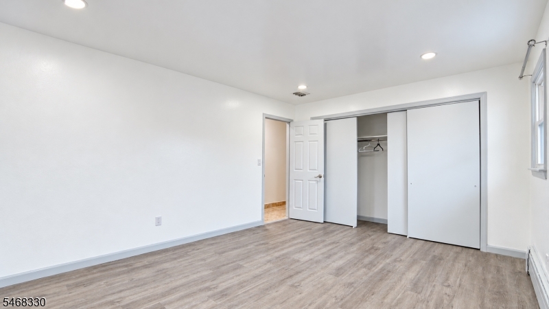 6 E 2Nd St