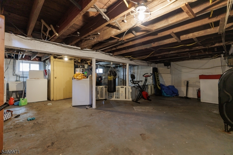 427 Robins St