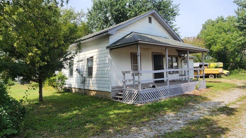 803 W Country Road