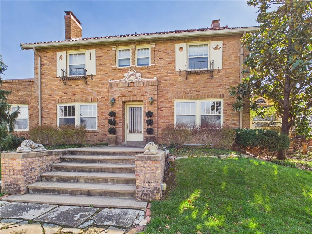 304 W 9th Street
