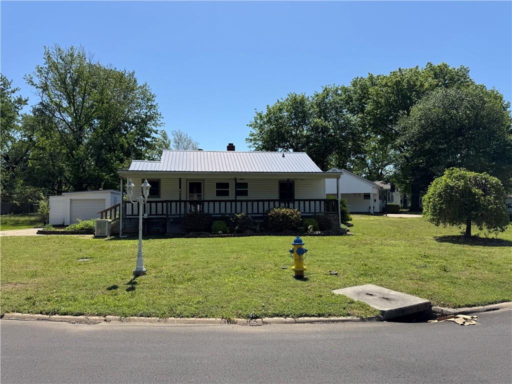 489 Fieldcrest Drive