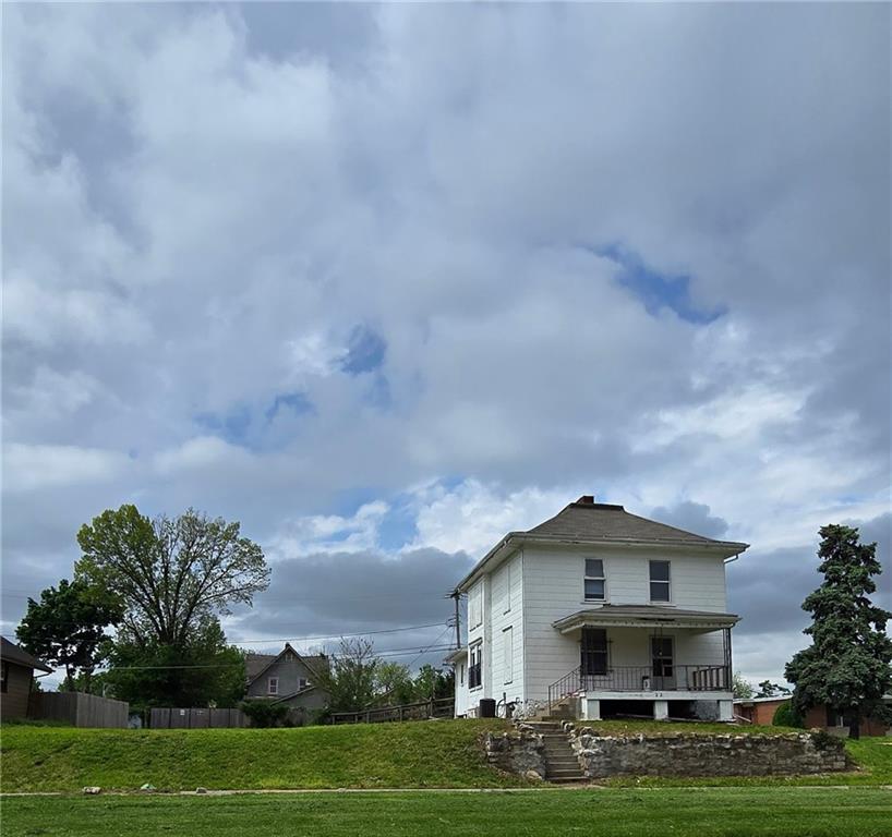 2022 Van Brunt Boulevard - Photo 1