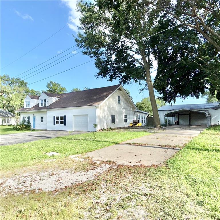 401 W Chestnut Street - Photo 1