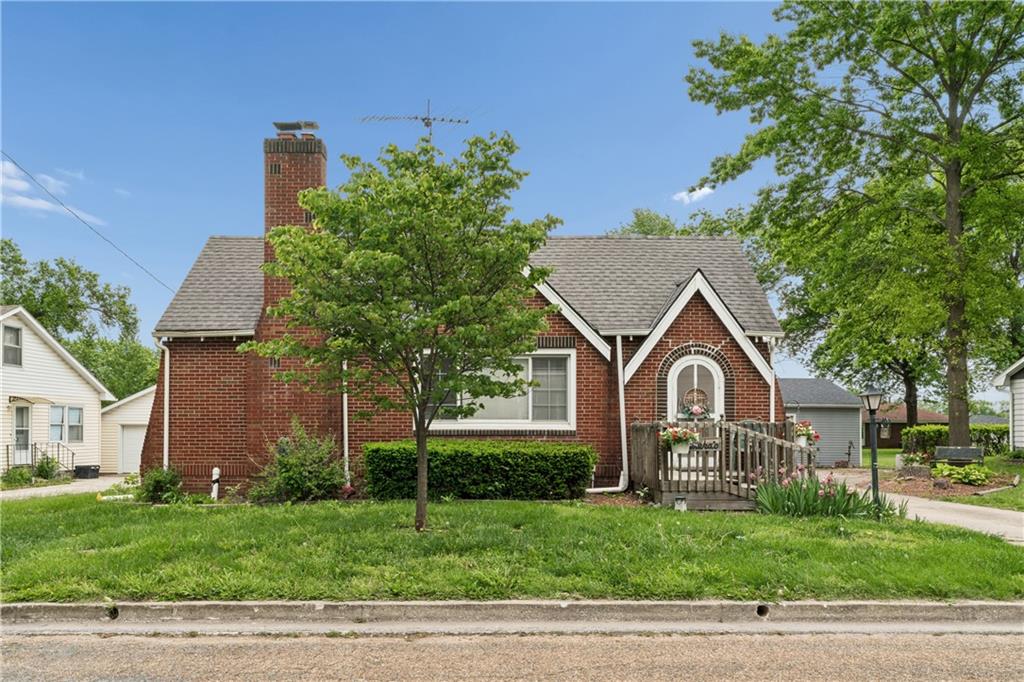 1015 S Saint Louis Street - Photo 1