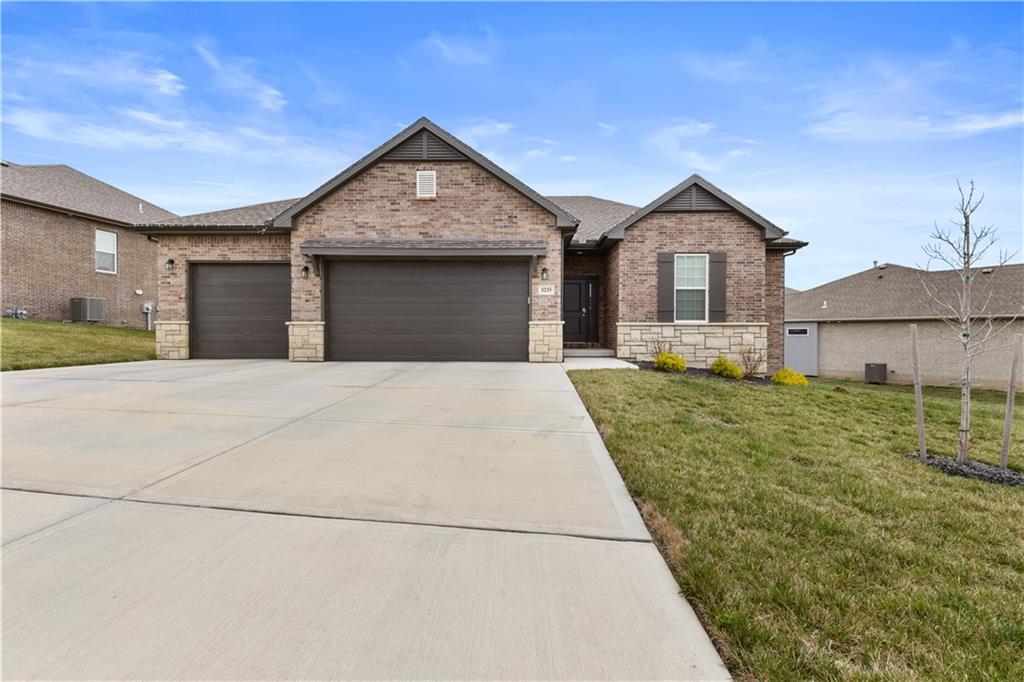 3225 N 109th Place