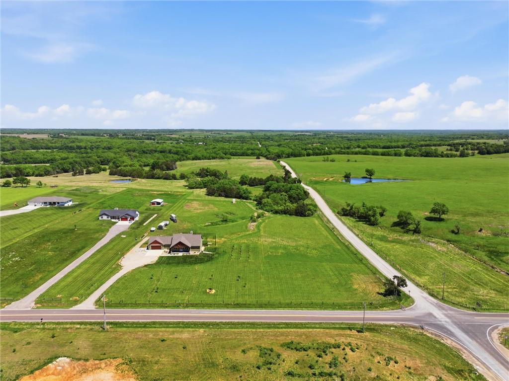 7630 SE Berryton Road - Photo 1