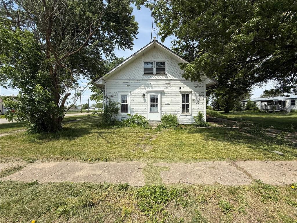102 N West Street - Photo 1