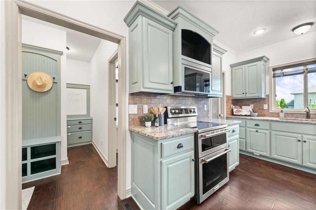 Thumbnail 9