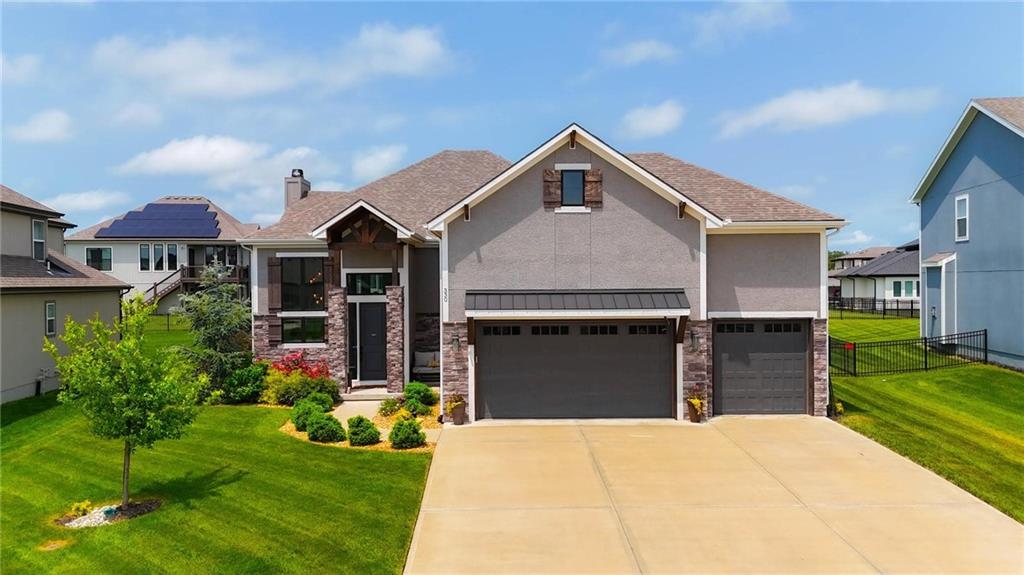 330 NW Ambersham Drive - Photo 1