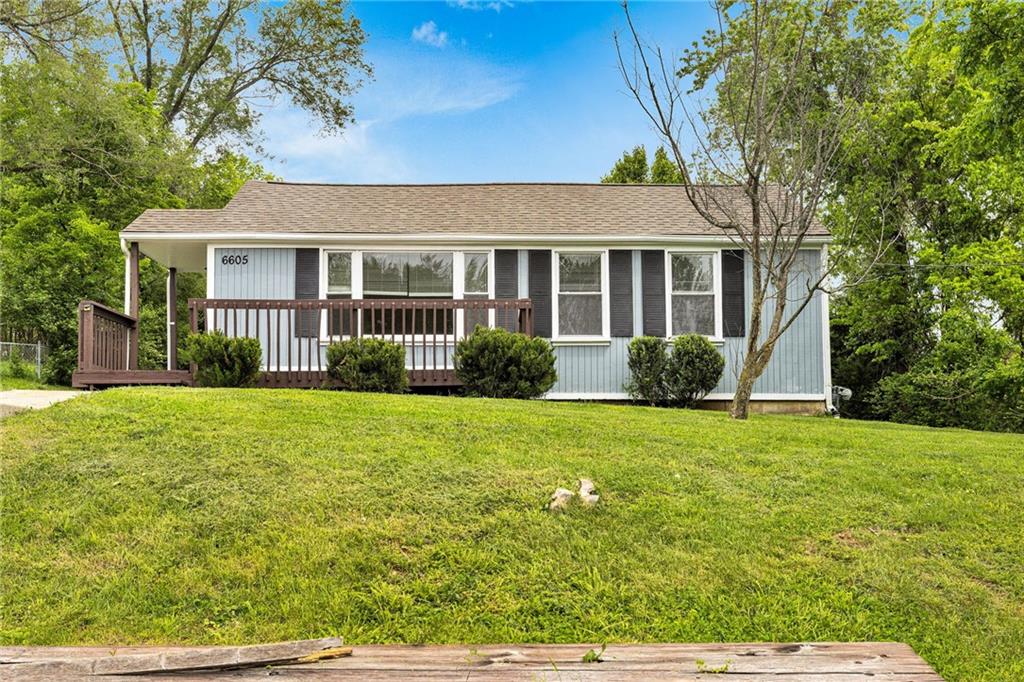 6605 N Edison Avenue - Photo 1