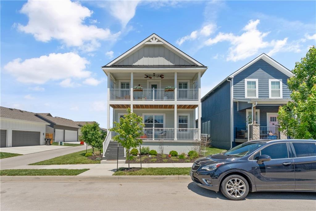 23500 E 11th Street S - Photo 1