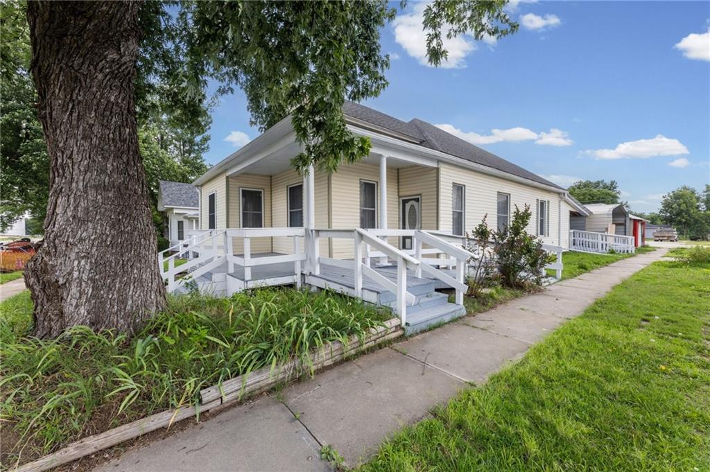 1201 Bridge Street - Photo 1