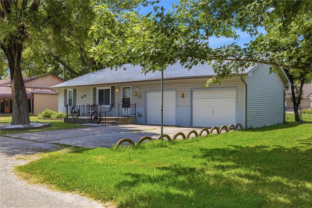 818 N Houston Street - Photo 1