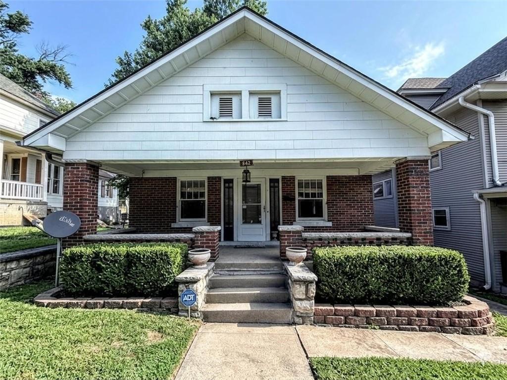 842 Barnett Avenue